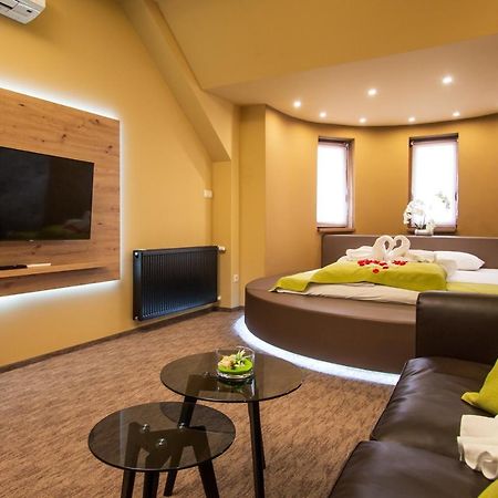 Veres Motel เวเรเชกแฮซ ภายนอก รูปภาพ