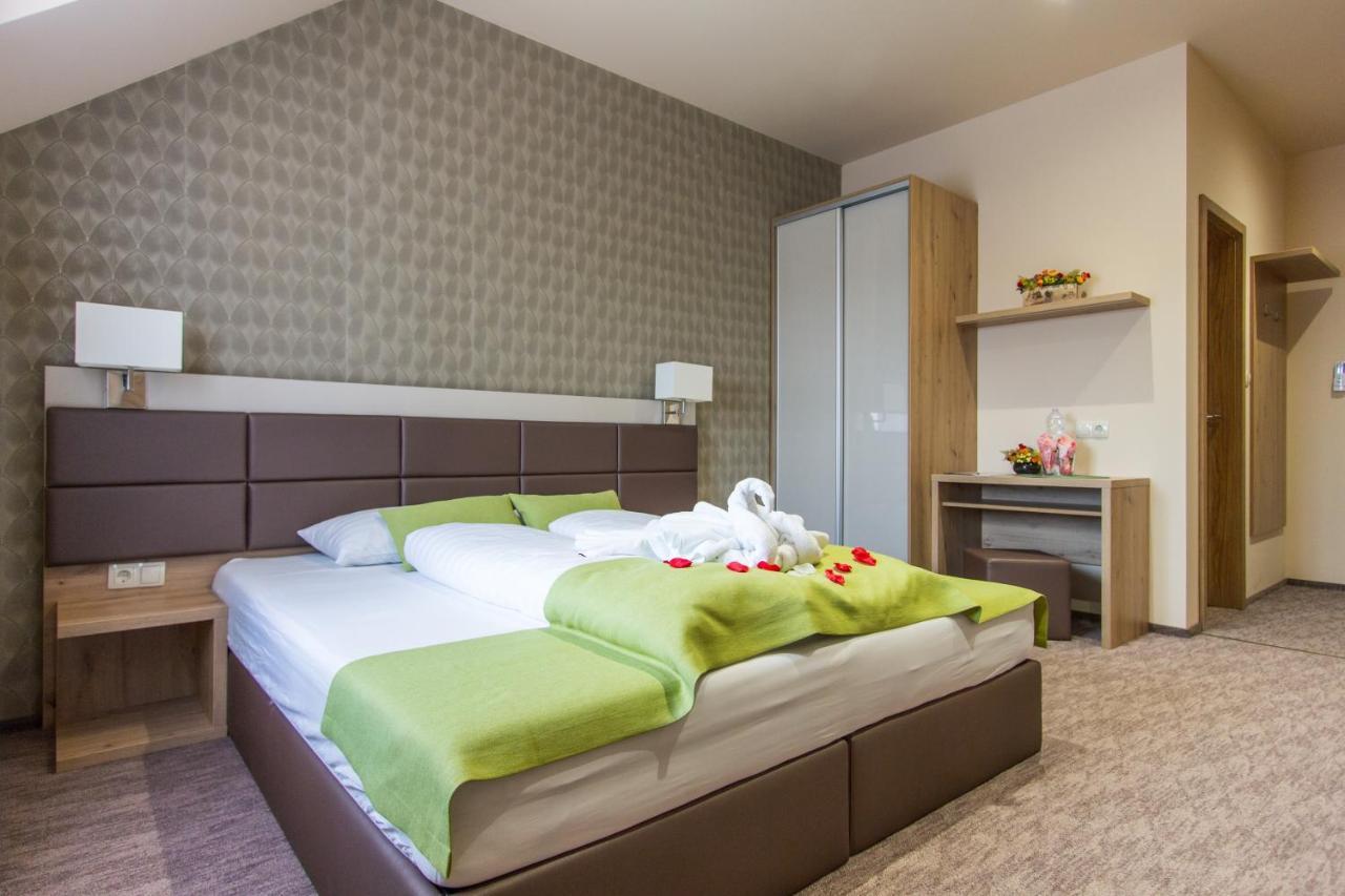 Veres Motel เวเรเชกแฮซ ภายนอก รูปภาพ
