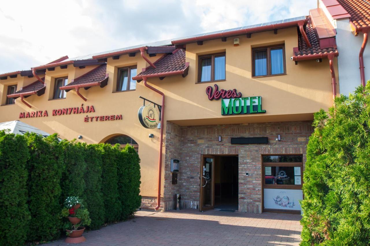 Veres Motel เวเรเชกแฮซ ภายนอก รูปภาพ