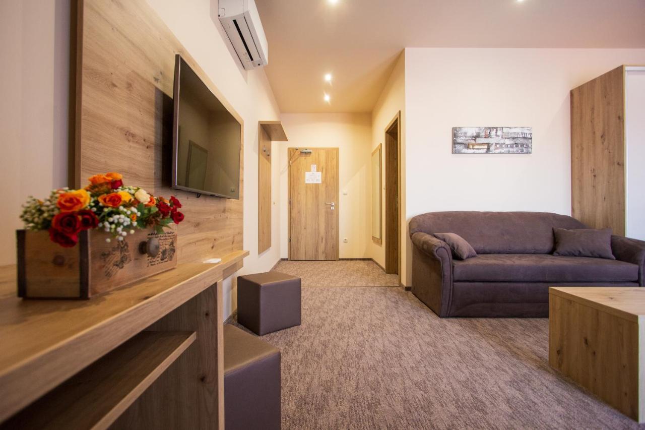 Veres Motel เวเรเชกแฮซ ภายนอก รูปภาพ