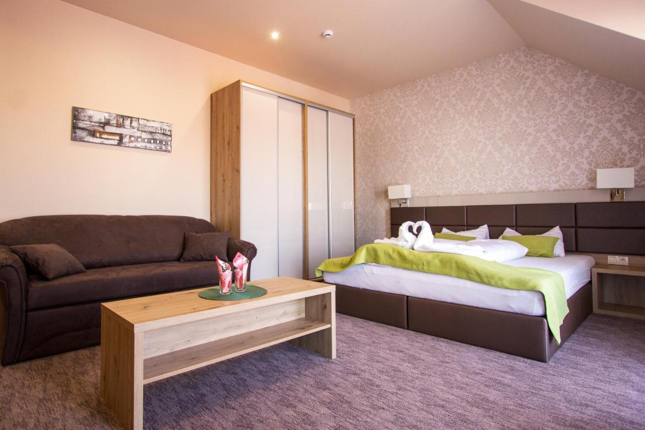 Veres Motel เวเรเชกแฮซ ภายนอก รูปภาพ